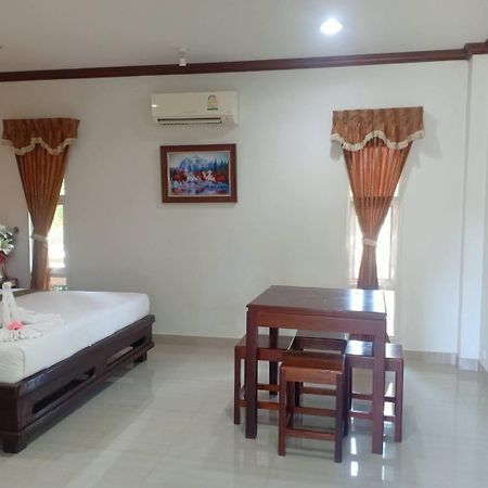 Capital O 75415 Nanthachart Riverview Resort Samut Songkhram Exterior foto