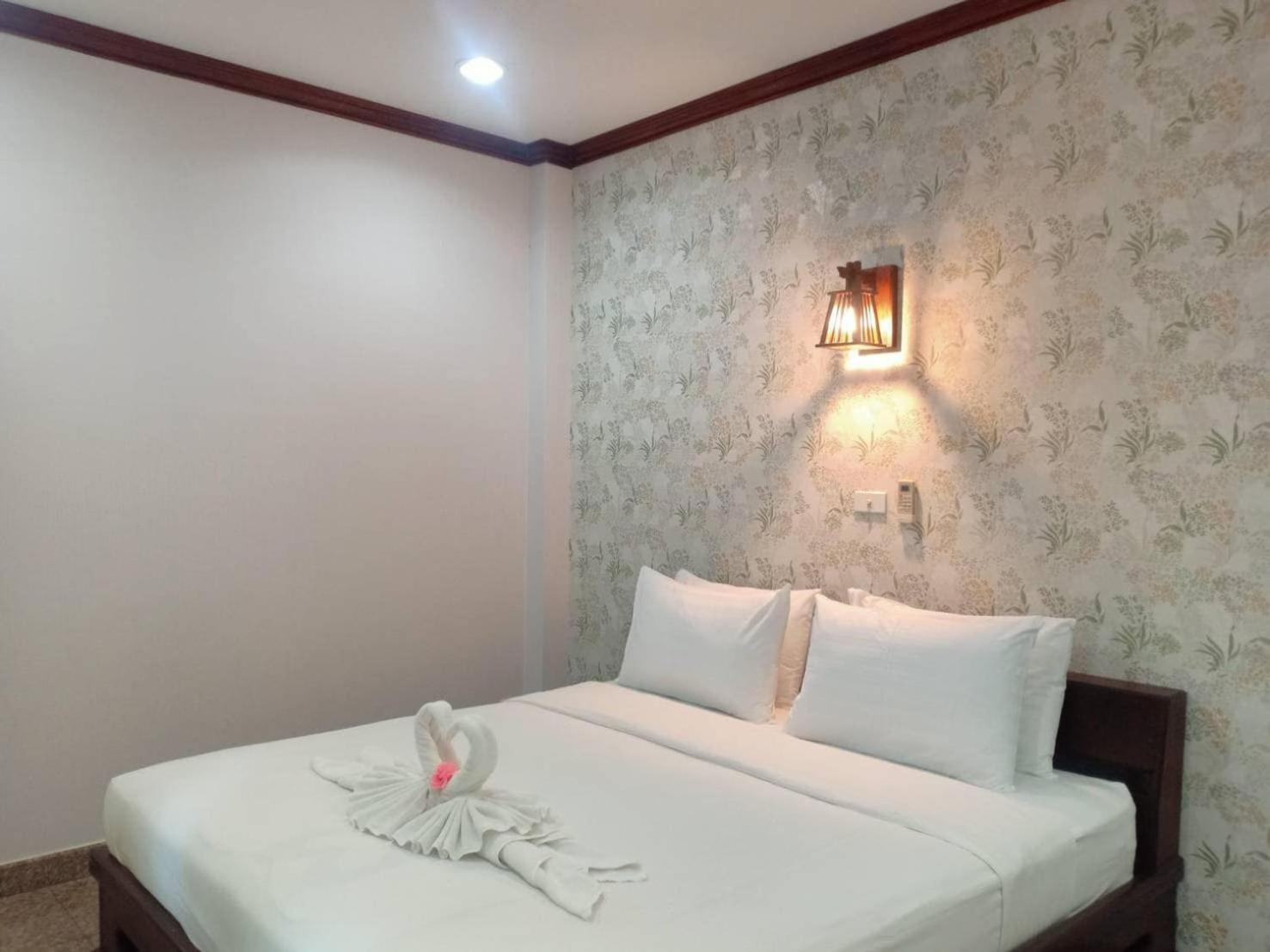 Capital O 75415 Nanthachart Riverview Resort Samut Songkhram Exterior foto