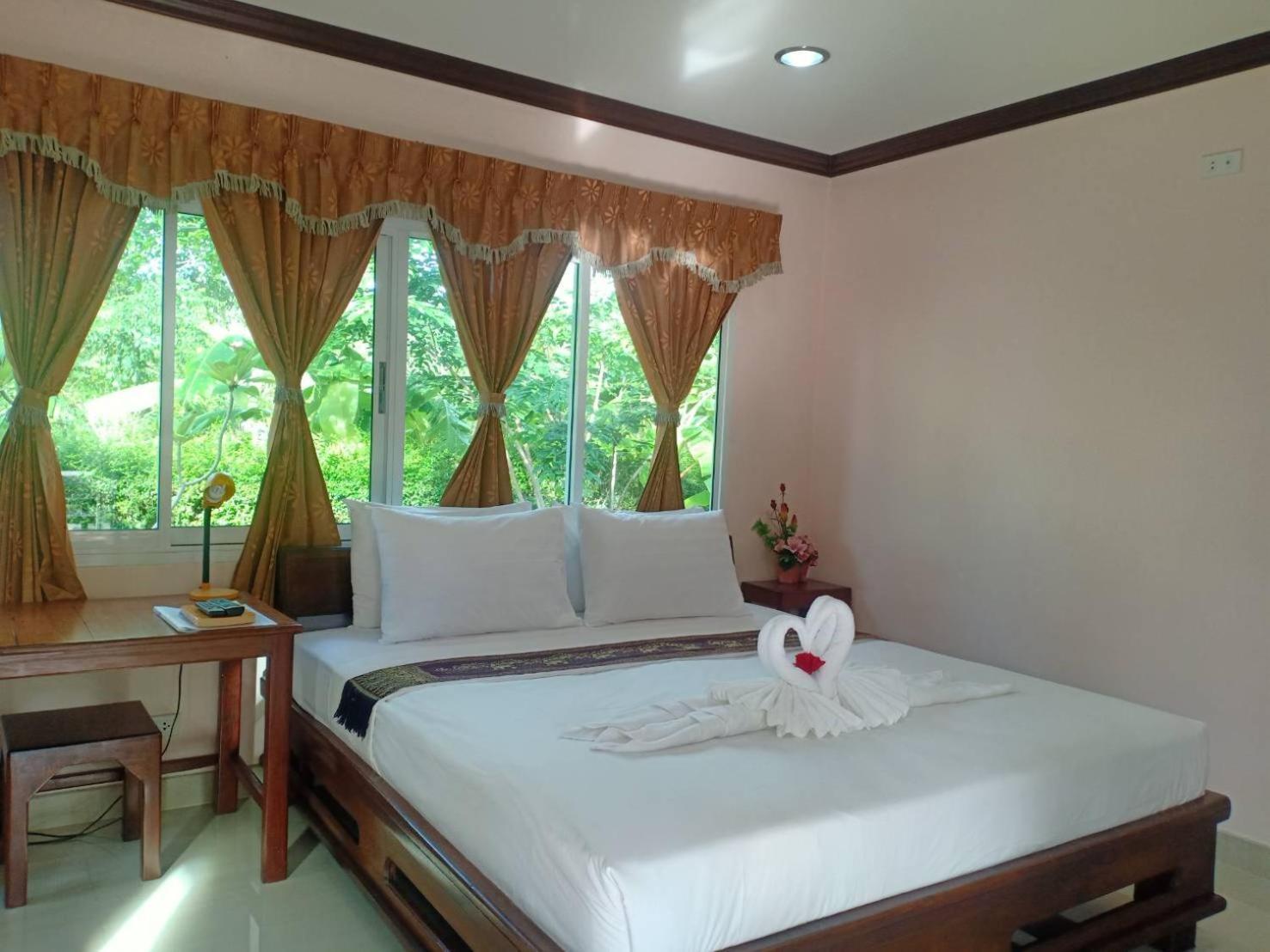 Capital O 75415 Nanthachart Riverview Resort Samut Songkhram Exterior foto